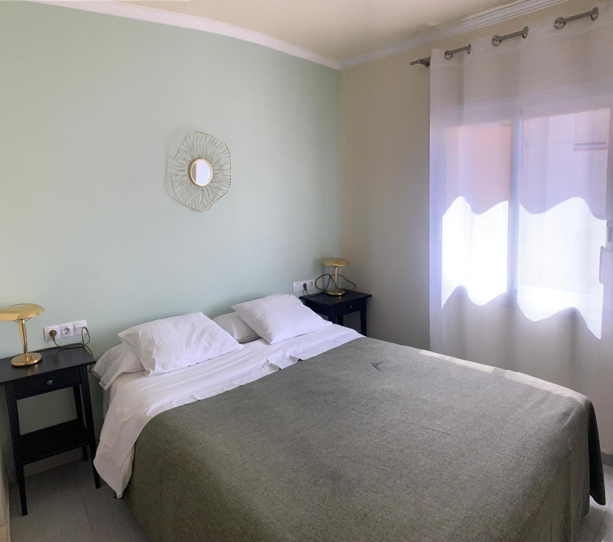 Hostal ROM Familiar Rosas Exterior foto