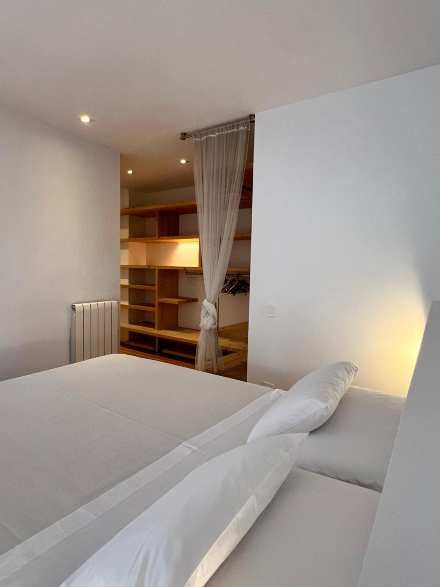 Hostal ROM Familiar Rosas Exterior foto