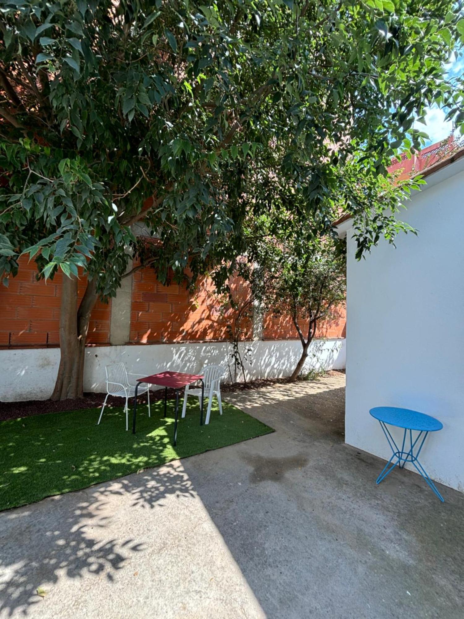 Hostal ROM Familiar Rosas Exterior foto